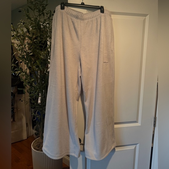 lululemon Plush Velour Set - Picture 4 of 8